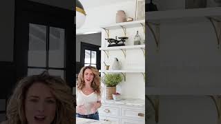 Open shelving in a Kitchen #openshelving #kitchen #kitchenstyling #kitchendecor #kitchentips