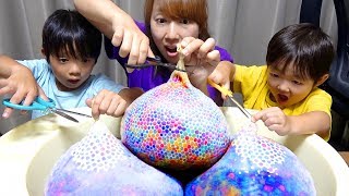 アンパンマンが9000個のぷよぷよボール爆弾に閉じ込められた!ゾンビを倒せ!寸劇 9000 Orbeez Balloon Bomb Experiment! Anpanman VS Zombi アンパンマンが9000個のぷよぷよボール爆弾に閉じ込められた!ゾンビを倒せ!寸劇 9000 Orbeez Balloon Bomb Experiment! Anpanman VS Zombi