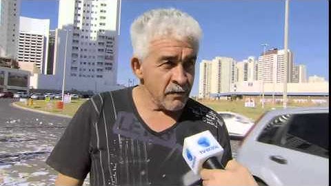 Eleições 2014: Propagandas poluem ruas da maior zona eleitoral do DF