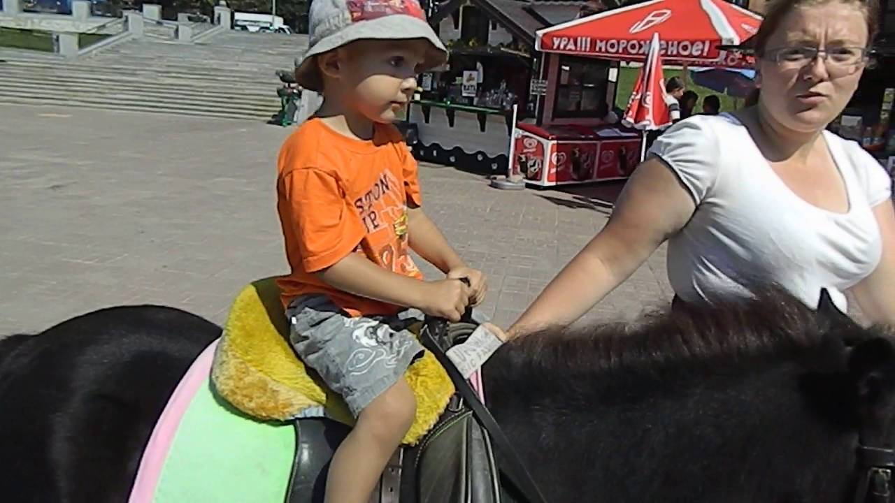 Леша на лошадке. Блогушка 11.08.2016 - YouTube