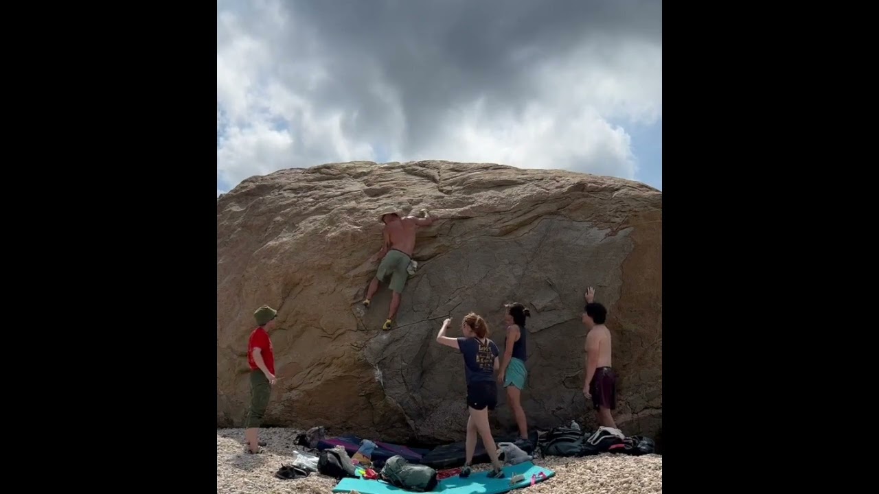 Father and Son (V3+) | East Marion Bouldering (Donovan)