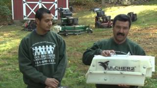Mulch Mowing Techniques for Landscapers (Spanish)
