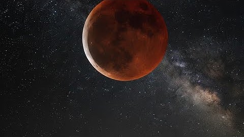 خسوف القمر آية عظيمة من آيات الله