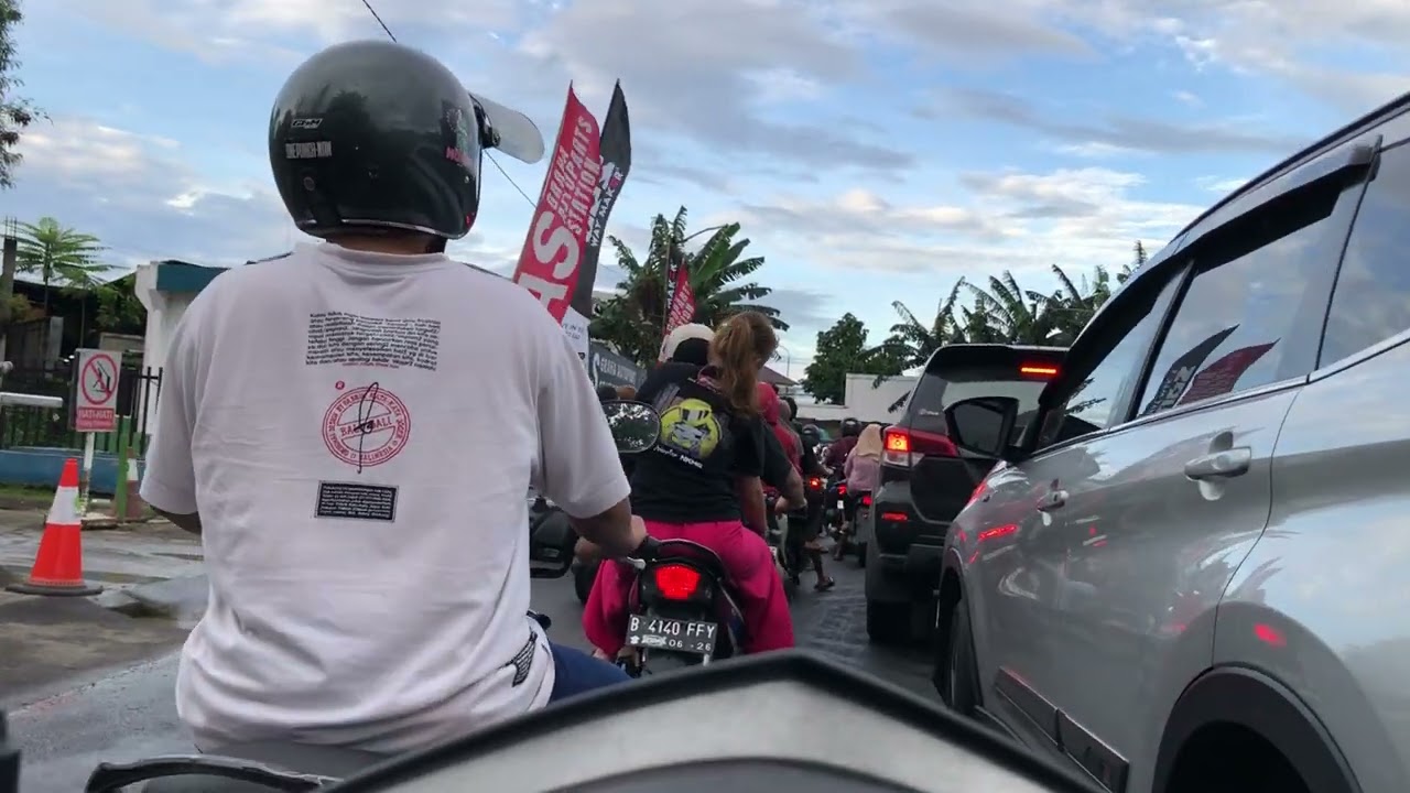 Suasana jalan ngabuburit sore dari P4kuJaya sampai Gempol Kunciran via Graha Raya | Tangerang