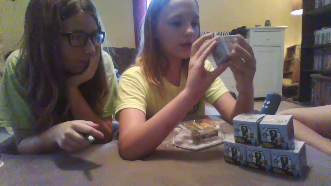 Unboxing Minecraft mini figures and tube hero sky does minecraft