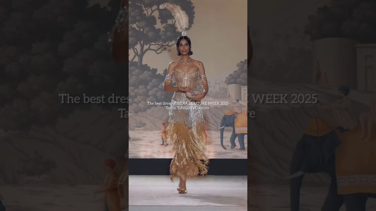 The Tarun Tahiliani Couture #fashion #model #runway #taruntahiliani