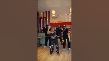 Thumbnail of Hakuna Matata challenge by Angel Nyigu #hakunamatata #dance #marioo