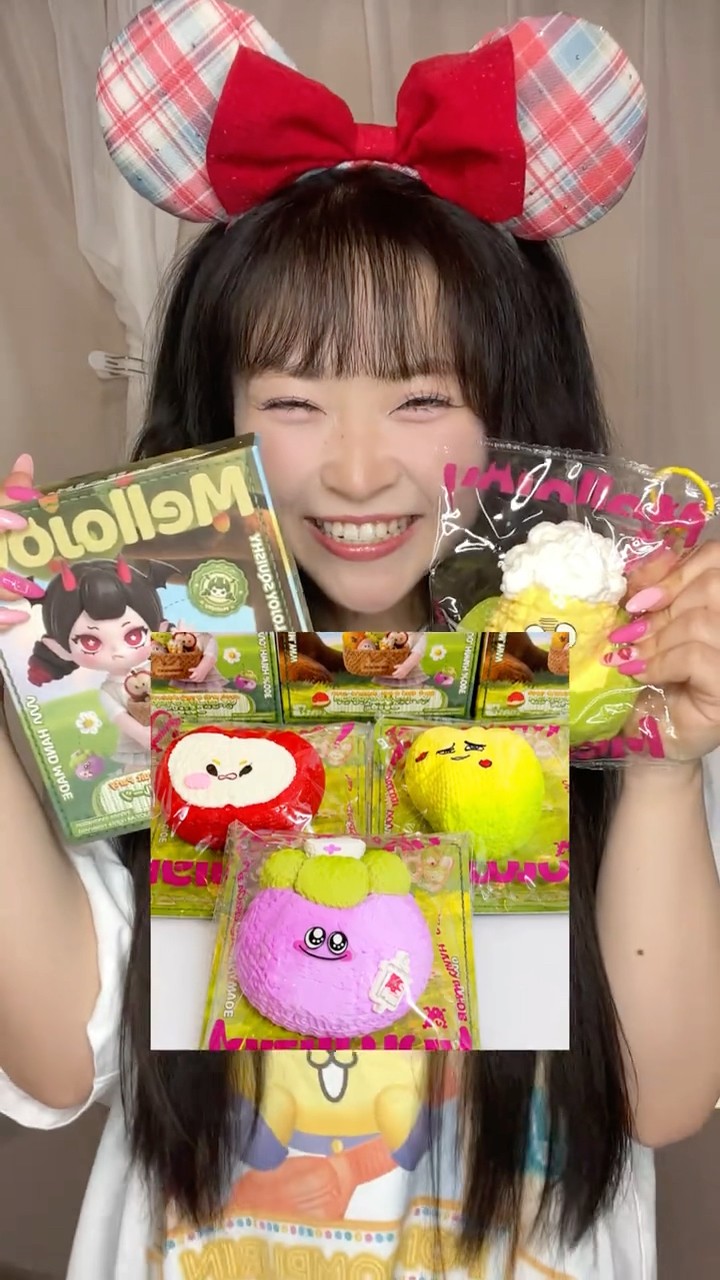 I unboxed the new Mello Joy Fluffy Mountain Veggie & Fruit set and