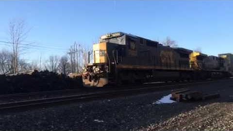 2 fast CSX trains meet