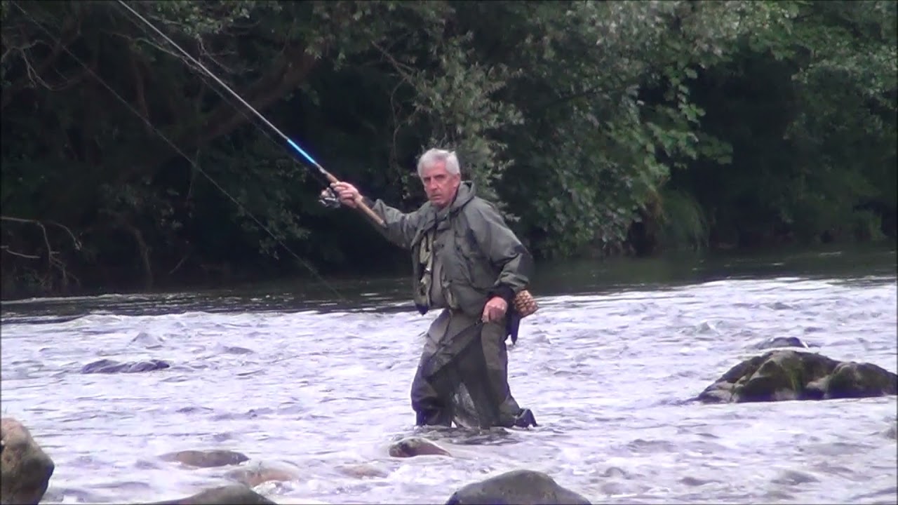 Pescando Reos a mosca ahogada en el Río Narcea en Asturias Paraíso Natural