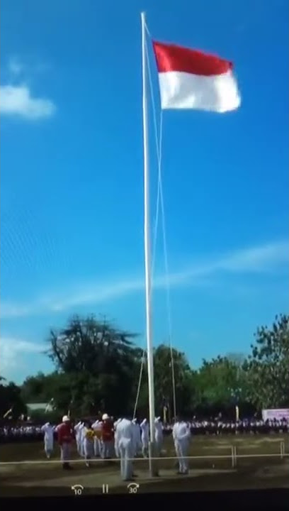 Bendera merah putih jatuh pada saat upacara bendera