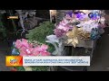 Parol at sari-saring holiday decorations, ibinebenta na... | Balitanghali