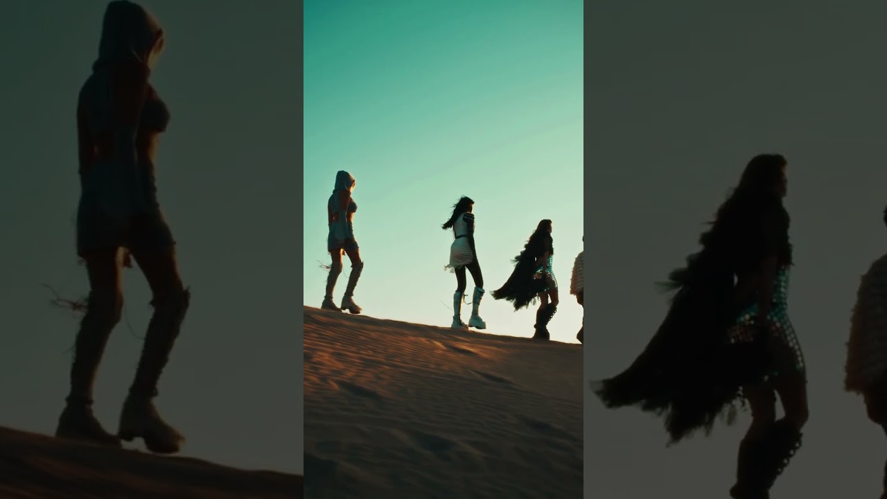 "Divided Ground, red, white and blue"– by MEDIAFOLIO.DE | When a country loses its heart 🇺🇸