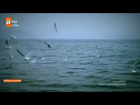 جلوس عبد الحي على البحر مع موسيقى حزينه 