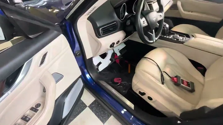 Maserati Levante GranLusso - Where the *Hell* is the Connector?