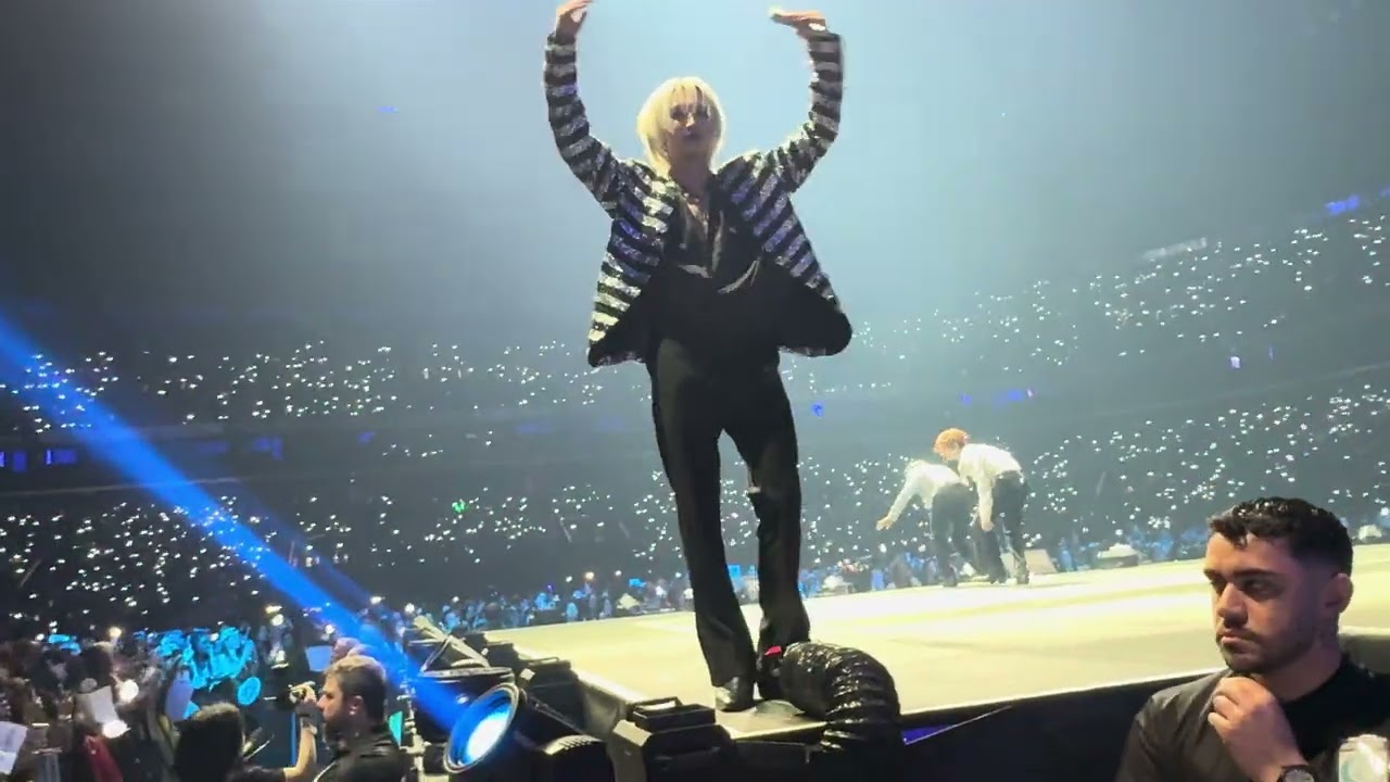 ATEEZ (에이티즈) in Paris 20250222 - Dancing Like Butterfly Wings - VIP Ultimate [FANCAM 4K60 HDR]