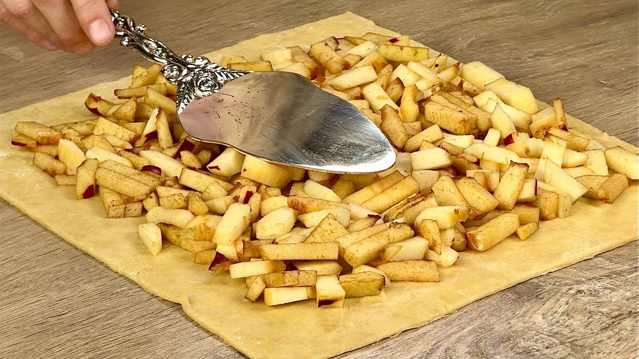Wenn Sie Blätterteig und 2 Äpfel haben, ist hier ein beliebtes Familienrezept! Lecker und einfach!