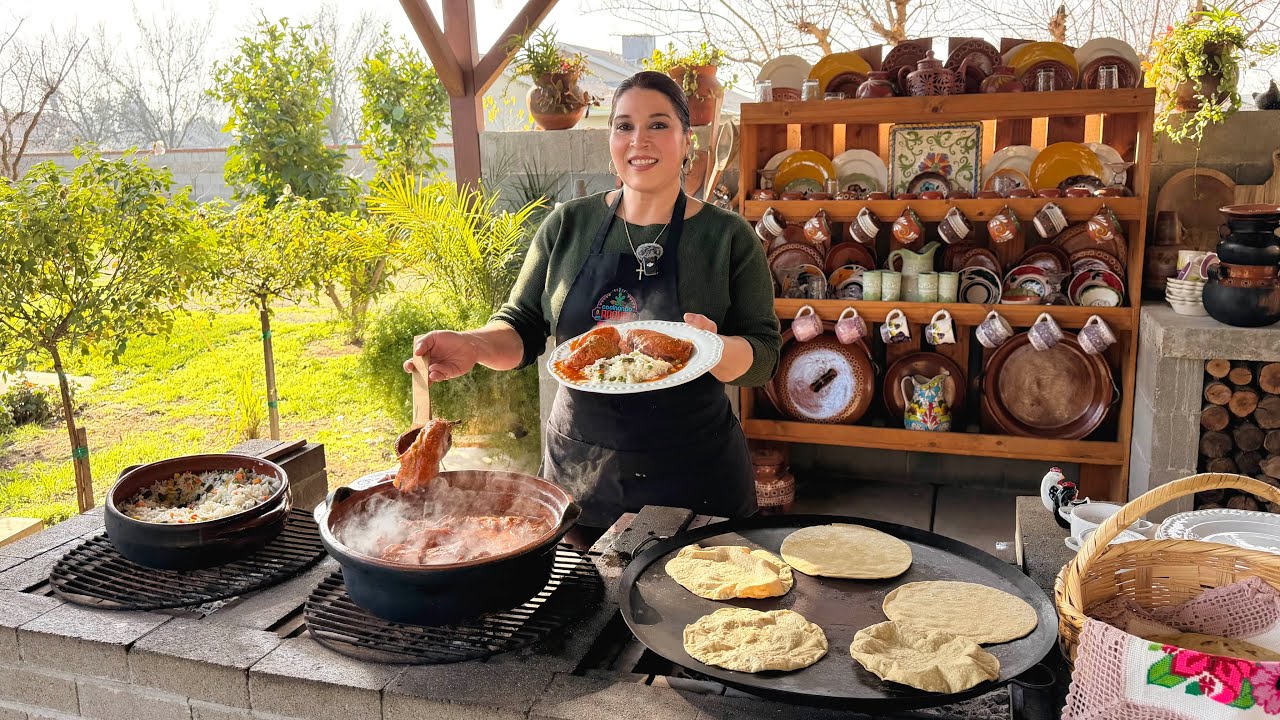 TORTITAS DE COLIFLOR Y DE BRÓCOLI CON CHILES RELLENOS EN SALSA ROJA!!