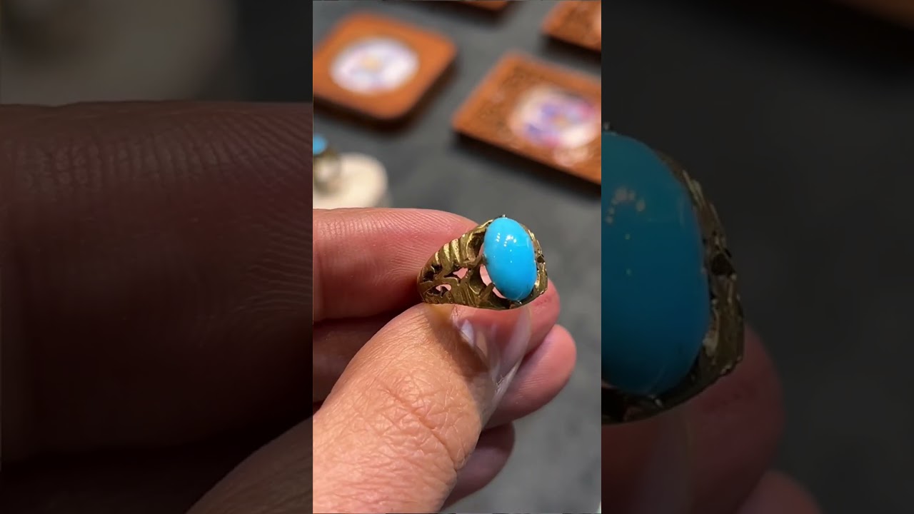 Dark blue turquoise/Medium blue turquoise