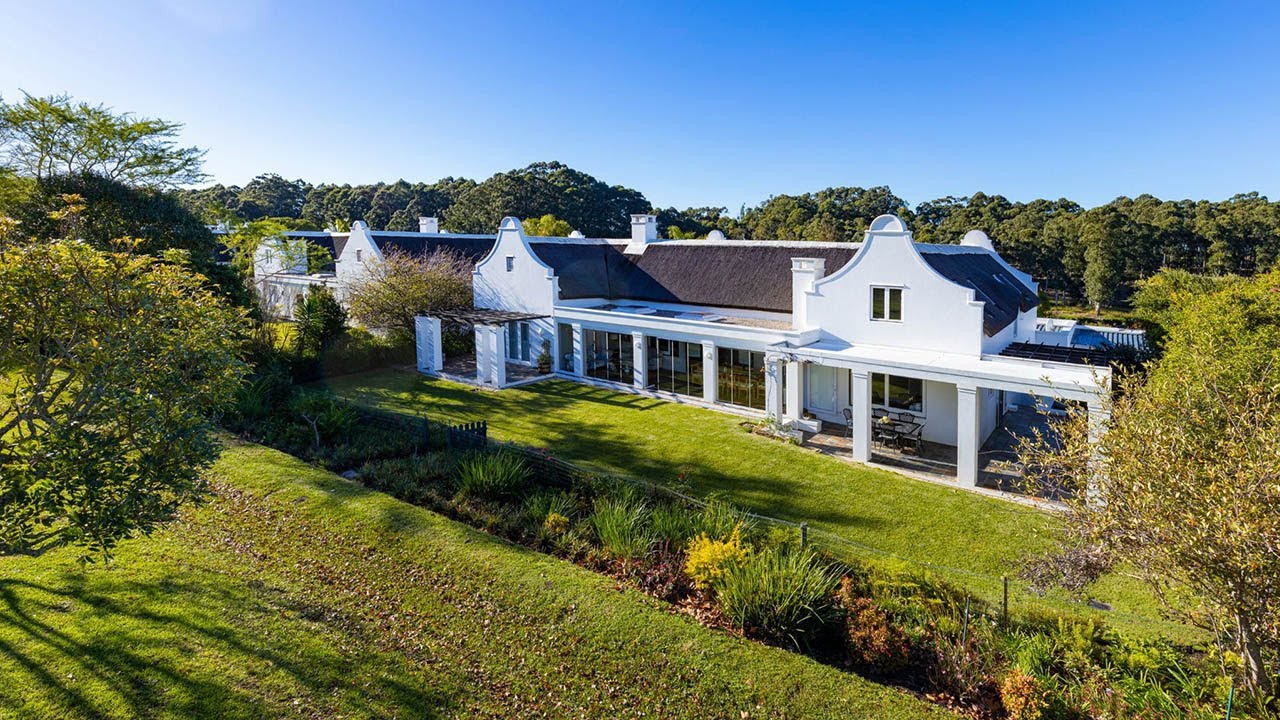 3 bedroom golf estate house for sale in Fancourt Pam Golding