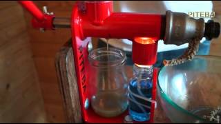 Piteba Oliepers Pers Walnoten Tot Walnootolie , Walnussöl , Press Walnut Oil