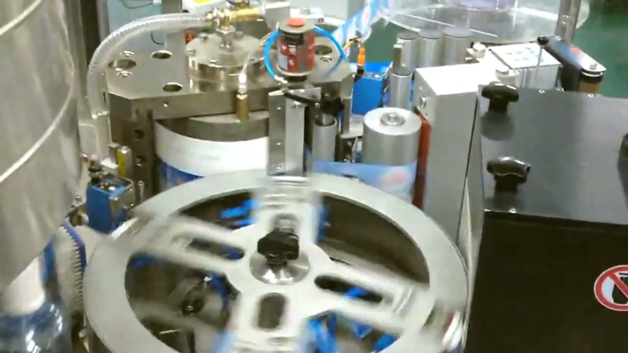 All servo type hot melt opp glue applicator equipment for cylindrical bottles