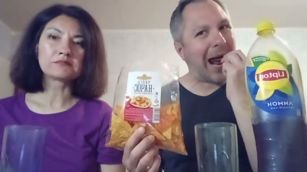 МУКБАНГ. КУШАЕМ ЧИПСЫ НАЧОС И ПЬЁМ ХОЛОДНЫЙ ЧАЙ ЛИПТОН
