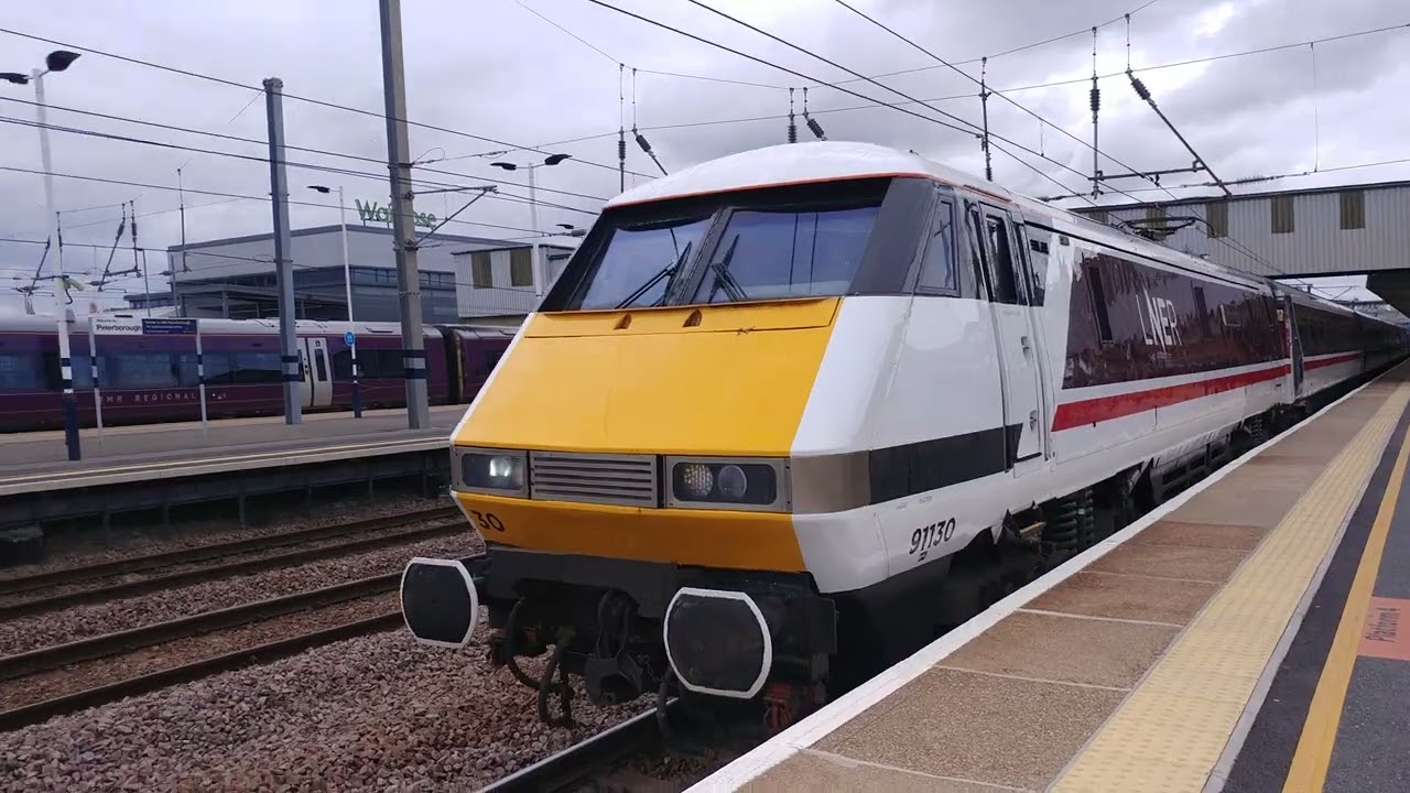 LNER Class 91 91130 Arrives In To Peterborough With The 1N81 0906 Kings LNER Class 91 91130 Arrives In To Peterborough With The 1N81 0906 Kings
