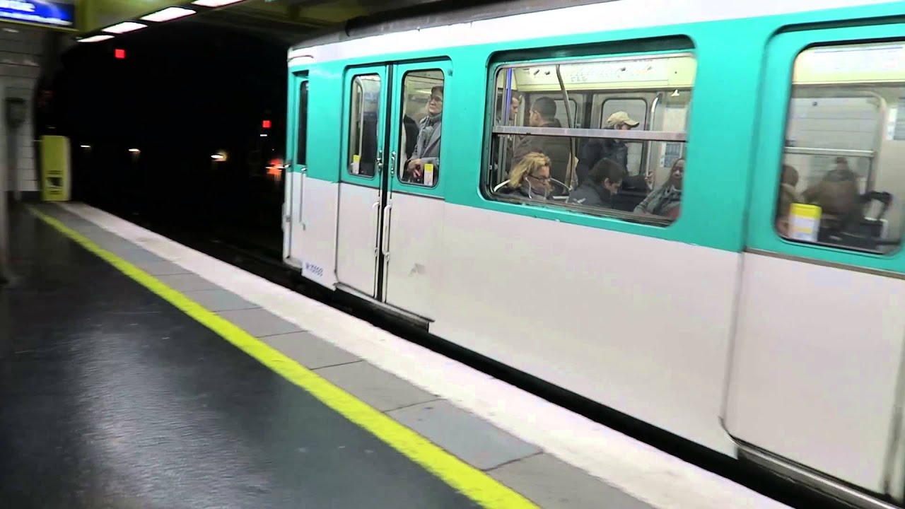 Paris Metro: Pere Lachaise Station Line 3 15 October 2015 - YouTube