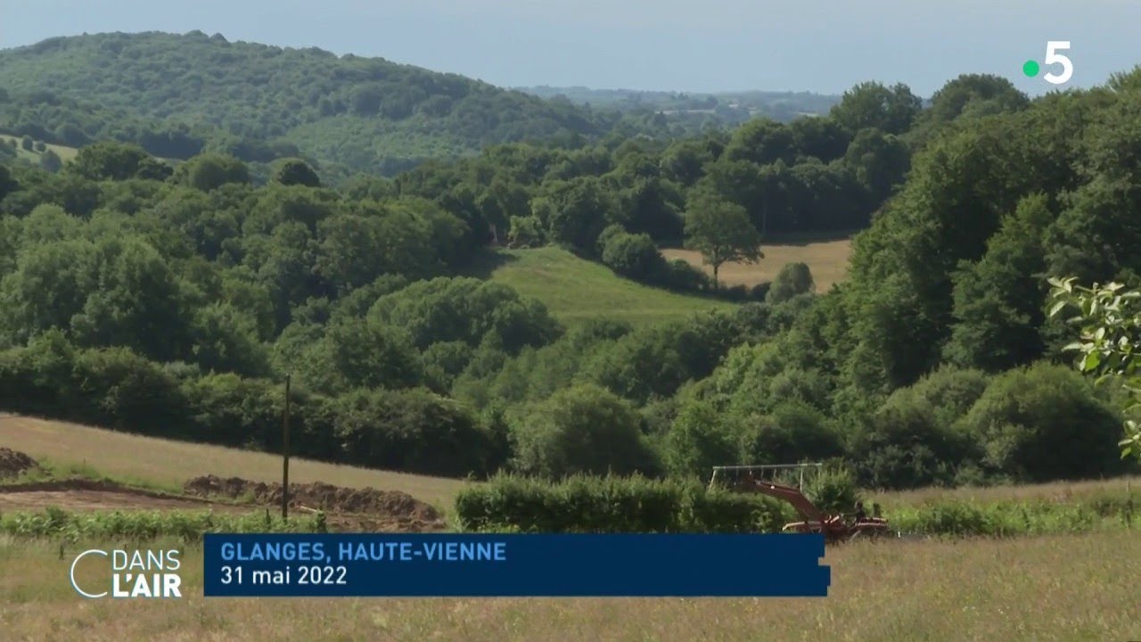 Déserts médicaux : les habitants se mobilisent - Reportage #cdanslair 06.06.2022