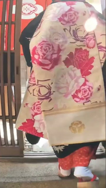 The World's First Tatami STARBUCKS! Gion District in Kyoto with Maiko! #shorts #japaneseculture