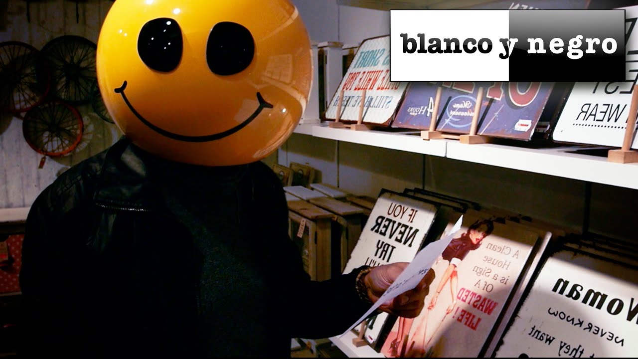 Mike Candys Feat  Max'C - Last Man On Earth (Official Video)