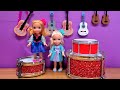Backstage ! Elsa &amp; Anna are playing musical instruments - Barbie dolls