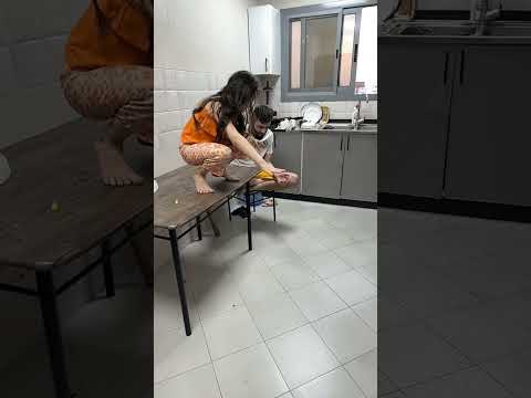 انا بخاف من الصراصير شاكر نيرمين 