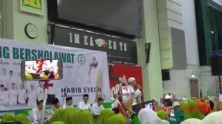 Download Lagu QOMARUN - GUS WAHID with Syubhanul Wathon Korea Live in HONGKONG MP3