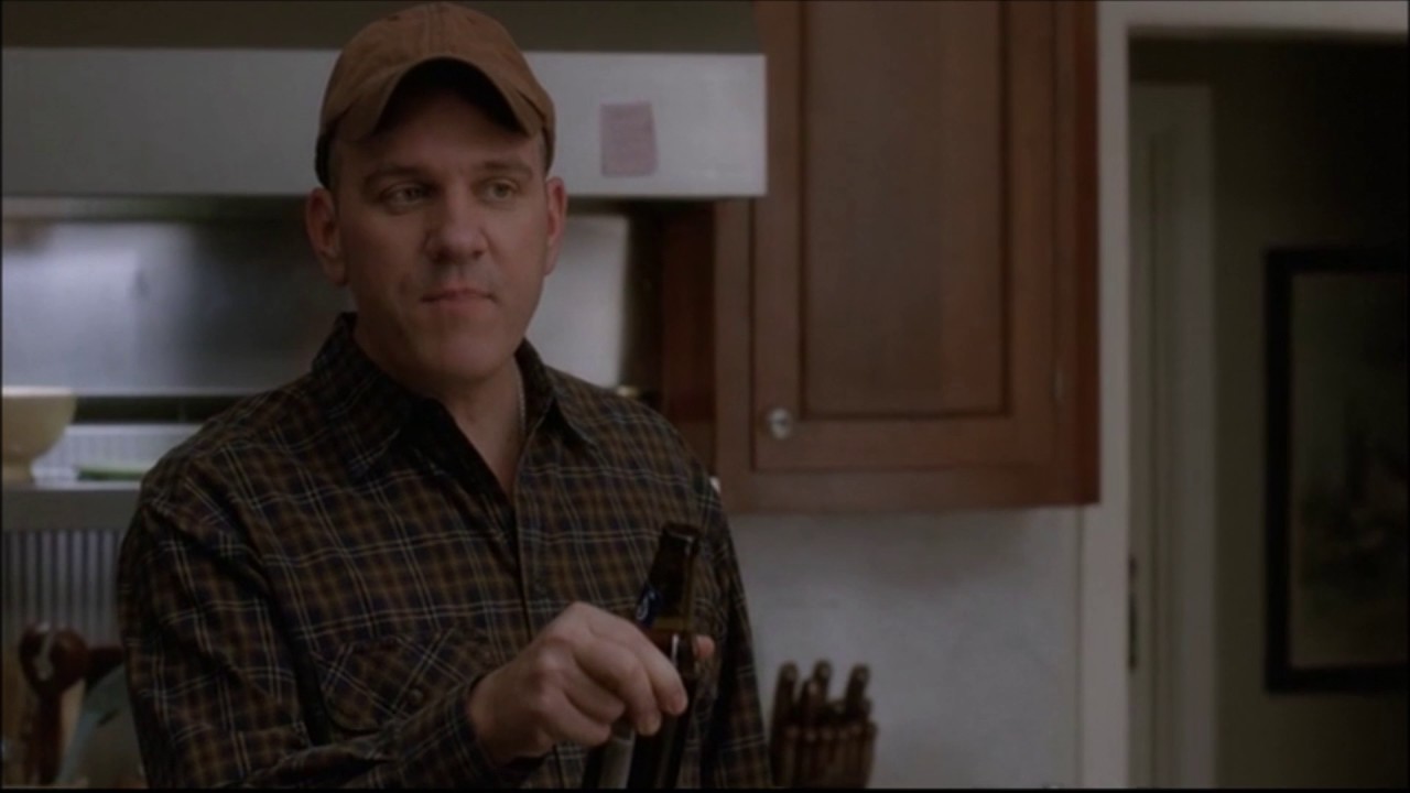 Glee - Burt talks to Kurt about having Blaine in his bed 2x14