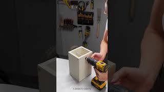 She literally built a table saw 🔩 powered by a hand drill 🤙