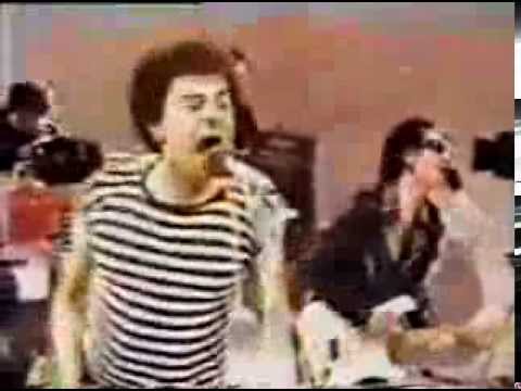 UK Subs - Party in Paris (clip HQ sound)