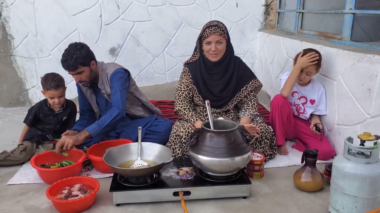 آشپزی حمید جان پختن قورمه گوشت و بامیه 