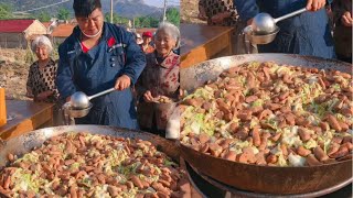 Cooking 300 pounds of sausage for the elderly in rural areas