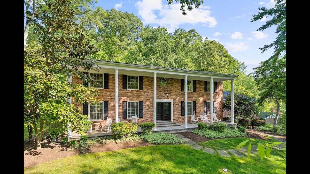 Explore the Beauty of 2894 Spring Lakes Drive Exquisite Real Estate In Davidsonville, Maryland
