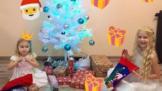 Лера и Ева распаковывают подарки от Деда Мороза🎅🎄🎁🎉😱