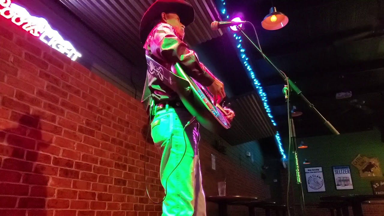 Kiss me again ( Brent Walborn original) at "C.W. Scooters" in Enid, Oklahoma 7/1/20 YouTube