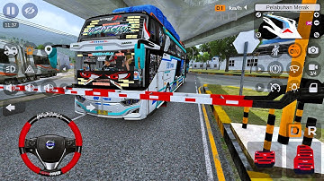 Bus Pariwisata QQ Trans Winspector Full Modif Menunggu Kereta Melintas Di Pelabuhan Bakauheni
