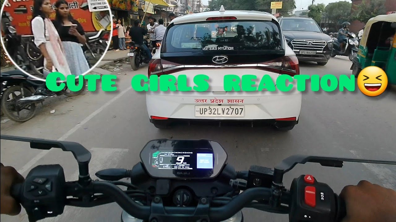 Girls  reaction ns400 Amity University