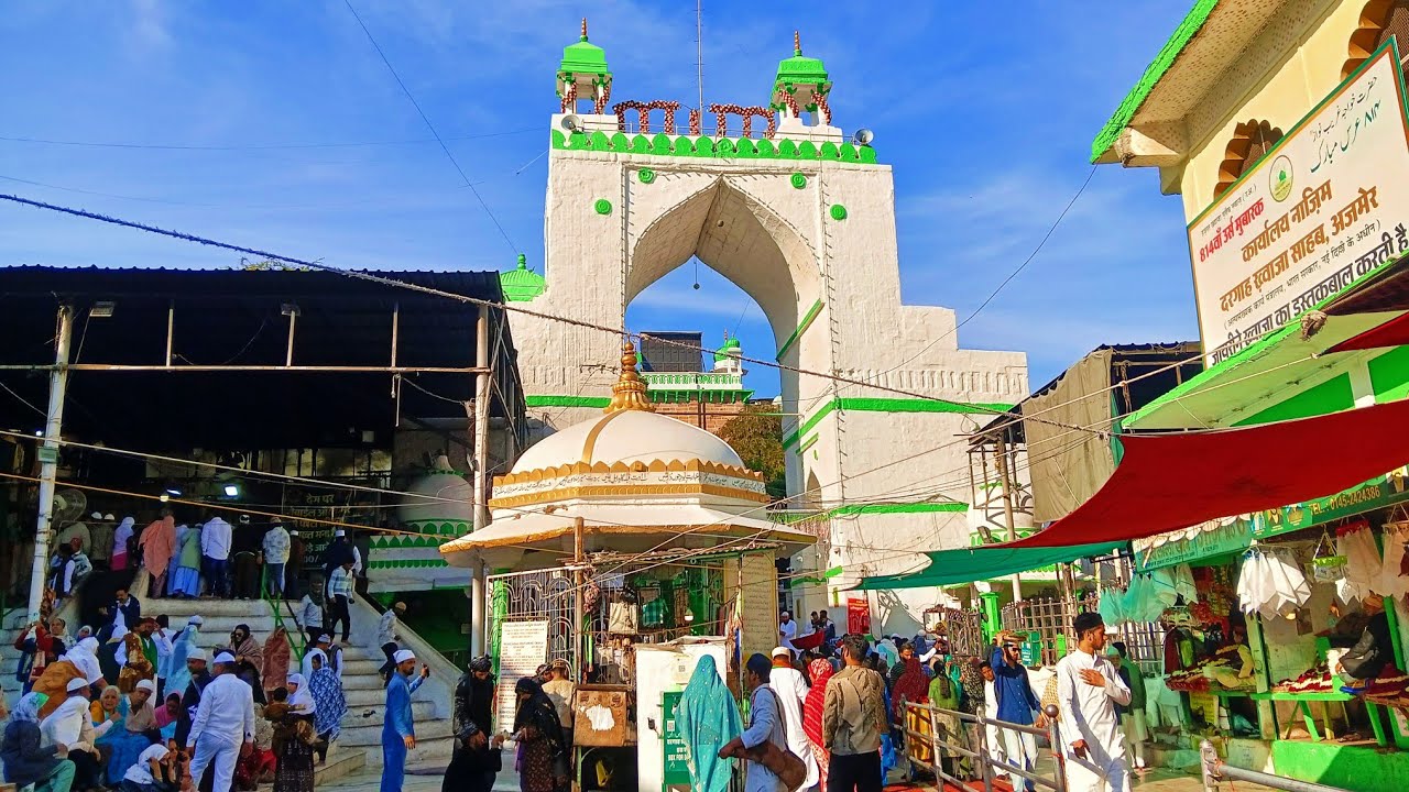16/1/26 Aaj Jumma Ke Baad Ajmer Sharif Dargah Main Kaesa Manzar Rahta Hai 