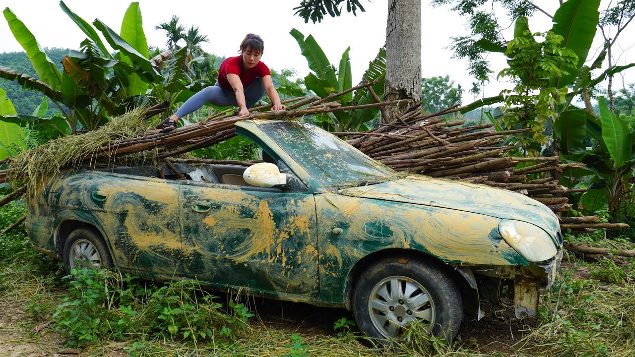 Poor Girl Picks Up Scrap | Girl Finds Abandoned Car For Many Years Lying Under an old Tree