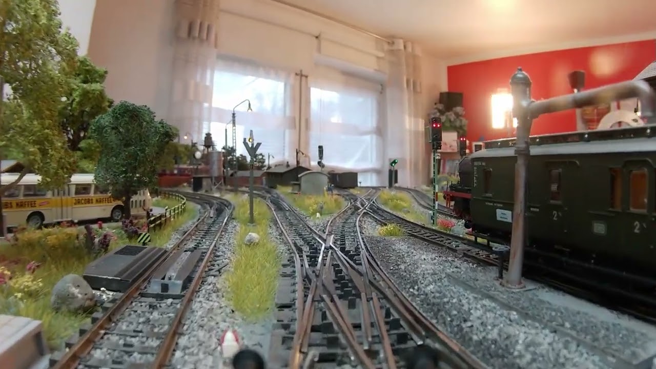 Tonys Modellbahn  - a) Rundfahrt am Tag