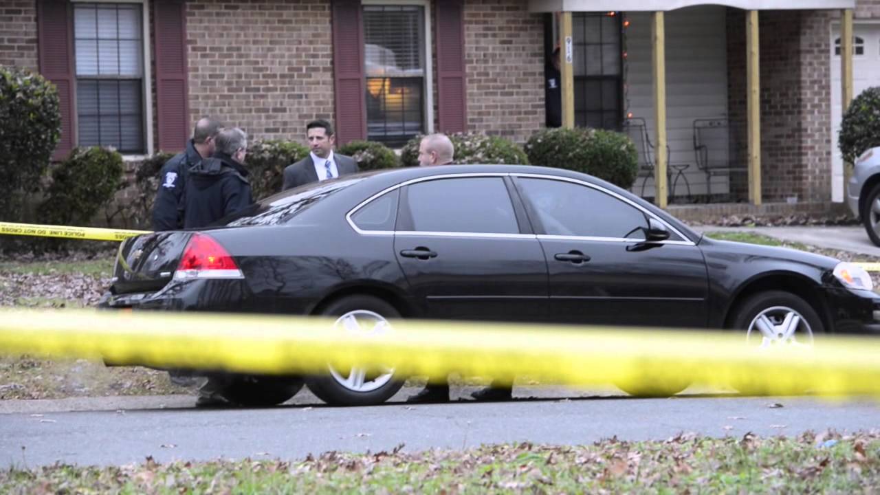 One dead in north Charlotte shooting - YouTube