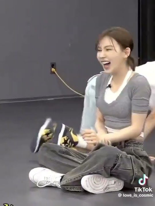 Irene blushed after Seulgi said 'I Love You' 😳 #irene #seulgi #wendy  #joy #yeri #seulrene #shorts